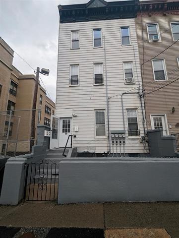 254 Van Horne St in Jersey City, NJ - Building Photo