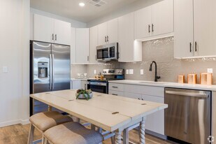 Evara Living in Scottsdale, AZ - Building Photo