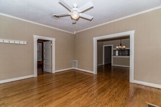 126 Normandy Ave in San Antonio, TX - Foto de edificio - Building Photo
