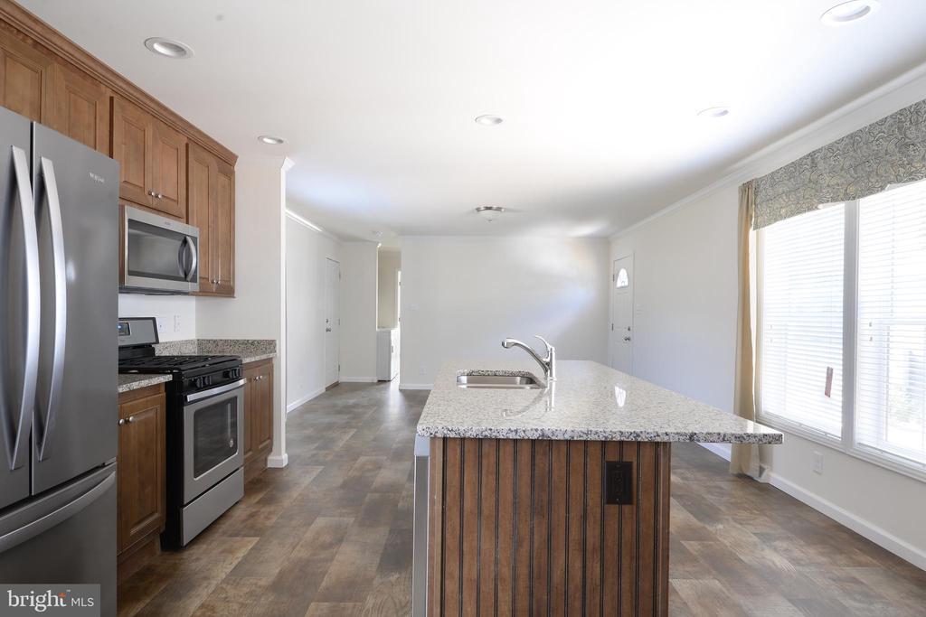 32 Edgewater Dr in Magnolia, DE - Building Photo