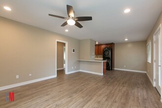 689 Tyrone St in El Cajon, CA - Foto de edificio - Interior Photo