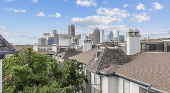 2403 N Washington Ave, Unit 337 in Dallas, TX - Building Photo