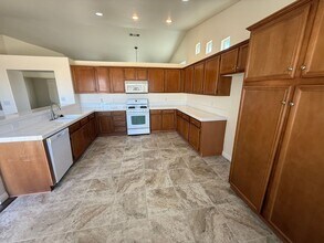 21158 Champanel Rd in Apple Valley, CA - Building Photo - Building Photo