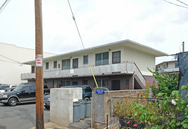 2130 Bannister St in Honolulu, HI - Building Photo - Building Photo