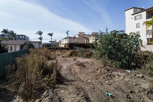 1721-1723 S Colby Ave in Los Angeles, CA - Building Photo - Building Photo