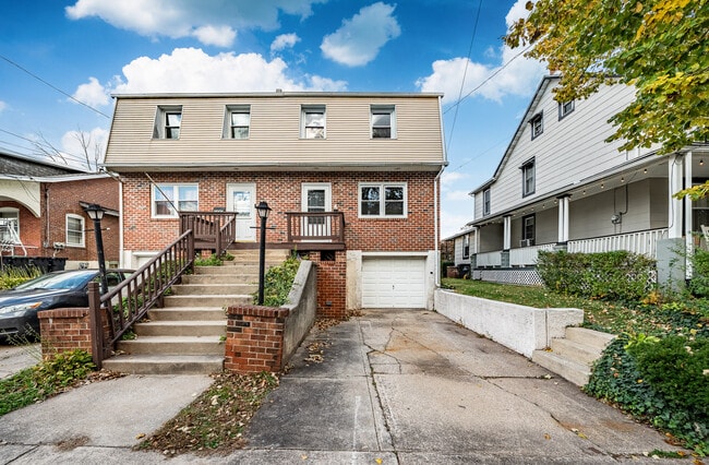 61 Pennsylvania Ave in Phoenixville, PA - Building Photo - Building Photo