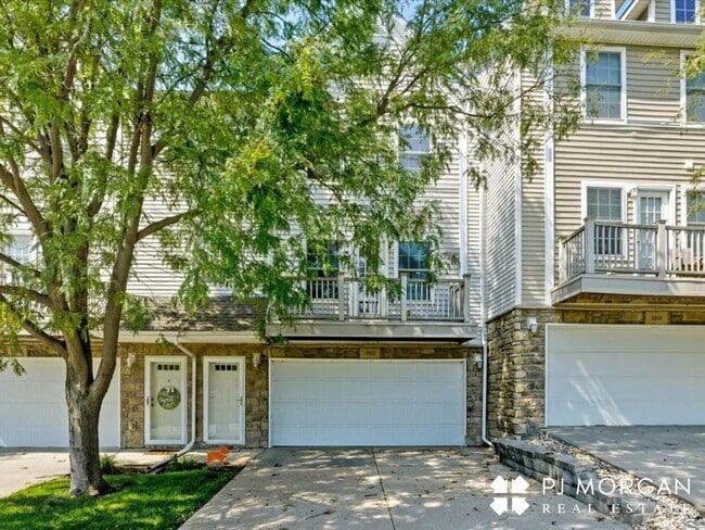 property at 5912 N 167th Plaza