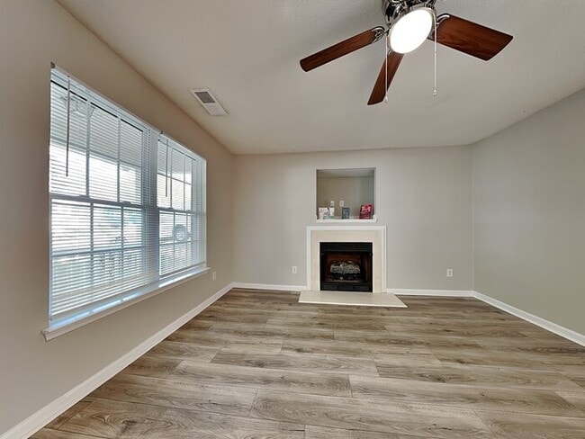 3428 Ann Franklin Ct, Unit 602 in Charlotte, NC - Foto de edificio - Building Photo