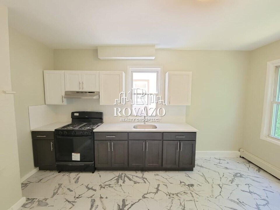 525 21st St in Irvington, NJ - Building Photo