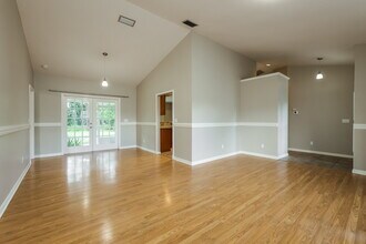 8785 Exeter St in Ft. Myers, FL - Building Photo - Building Photo