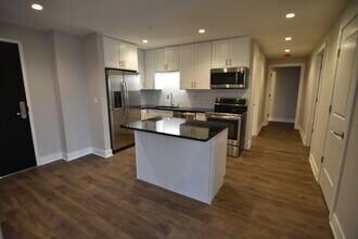 3833 N Broadway in Chicago, IL - Building Photo - Building Photo