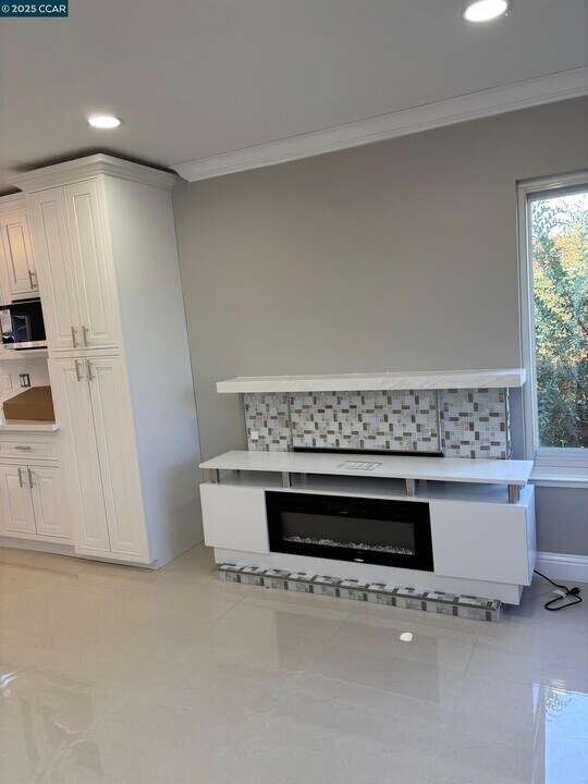 4556 Lakeshore Dr in Santa Clara, CA - Building Photo