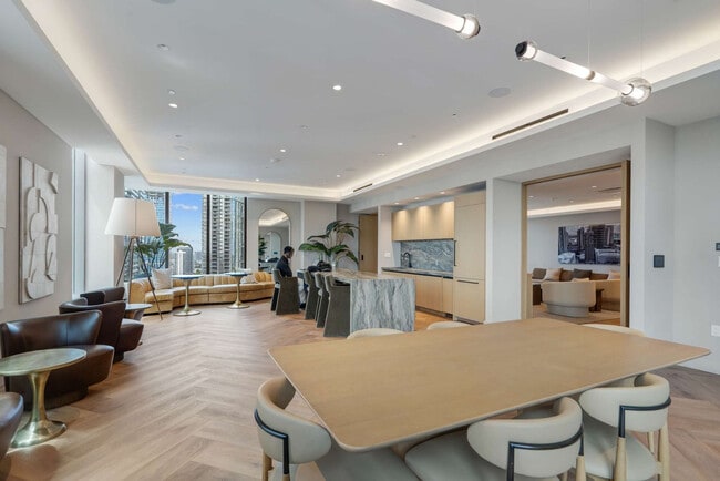 121 NE 5th St, Unit SI FL14-ID1429749P in Miami, FL - Foto de edificio - Building Photo