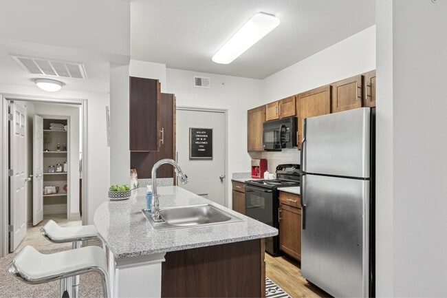 Waller Creekside in Austin, TX - Foto de edificio - Building Photo