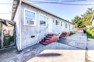 350-354 S Vancouver Ave in East Los Angeles, CA - Building Photo - Building Photo