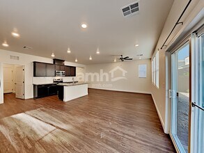 4733 Tire Swing St in North Las Vegas, NV - Building Photo - Building Photo