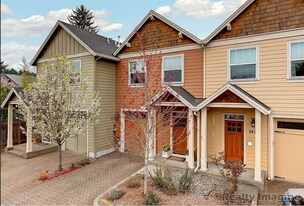 6658 SW 23rd Pl in Portland, OR - Building Photo