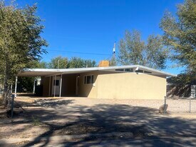824 Clovis Ave in Grants, NM - Building Photo