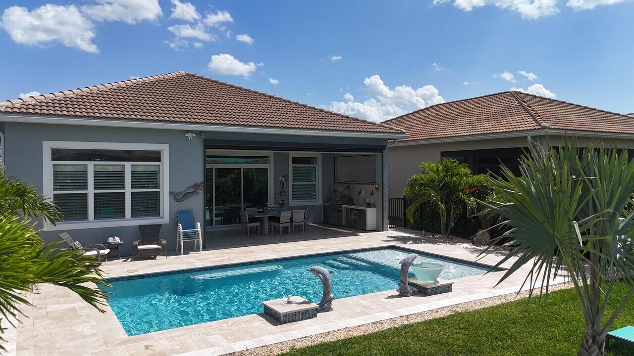 9282 SW Miracoli Wy in Port St. Lucie, FL - Building Photo