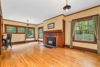 44 Neighbors Row in Conway, NH - Building Photo - Building Photo