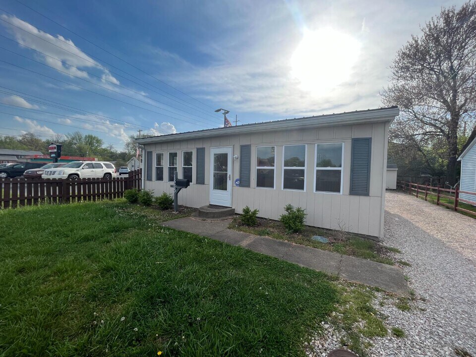 1563 Vann Ave in Evansville, IN - Building Photo