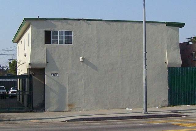 3711 S Western Ave in Los Angeles, CA - Building Photo - Building Photo