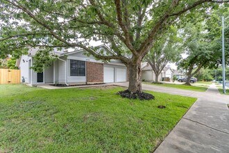 5703 Shreveport Dr in Austin, TX - Building Photo - Building Photo