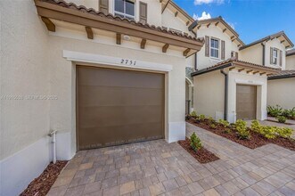 2751 SE 25th Ave, Unit Orange Ave in Homestead, FL - Foto de edificio - Building Photo