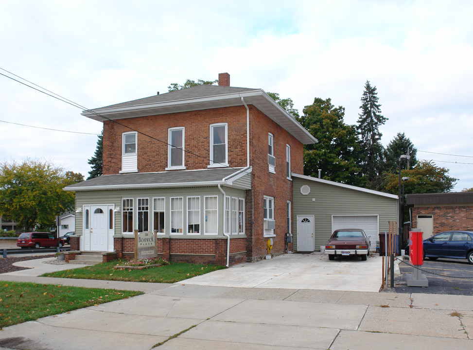 Bostwick Place in Charlotte, MI - Building Photo