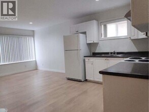 4325 Portland St in Burnaby, BC - Building Photo - Building Photo