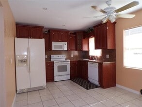 25059 Harbor View Rd in Port Charlotte, FL - Building Photo - Building Photo