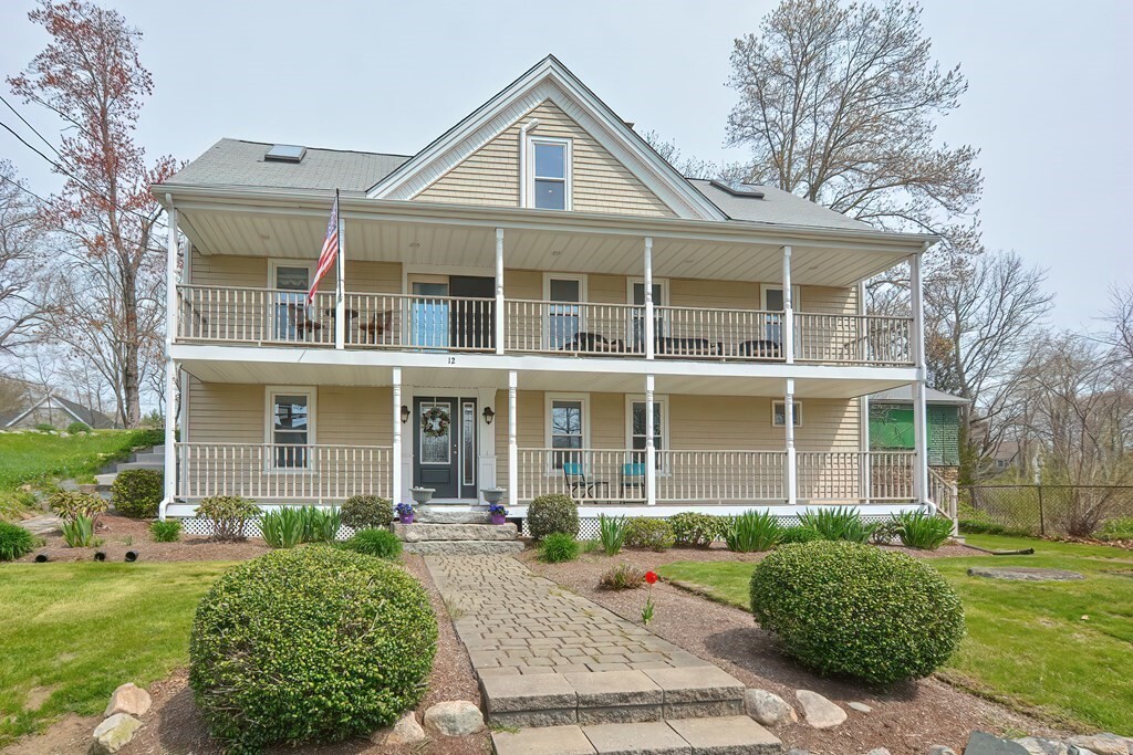12 Community Way in Foxboro, MA - Building Photo