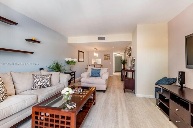 4600 SW 67th Ave in Miami, FL - Building Photo - Building Photo