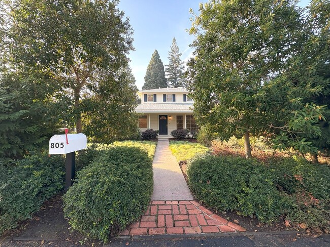 805 Olive St in Menlo Park, CA - Building Photo - Building Photo