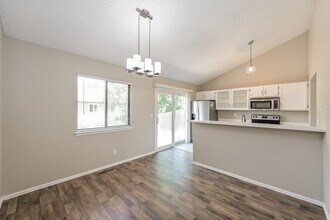 14293 E Iowa Dr in Aurora, CO - Foto de edificio - Building Photo
