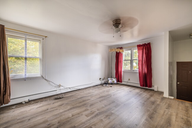 97 Bowe Ave in Stratford, CT - Building Photo - Building Photo
