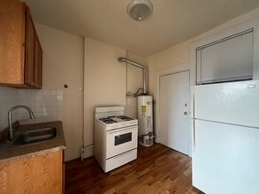 2401 W McLean Ave, Unit #  03 in Chicago, IL - Building Photo - Building Photo