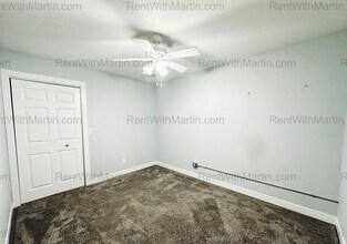 18 S Frederick Ave in Oelwein, IA - Building Photo - Building Photo