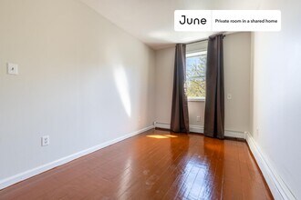 Private bedroom in 4 bed/3 bath Home in New York, NY - Building Photo - Building Photo
