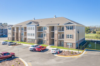 Bridge 17 Apartment Homes in Suffolk, VA - Building Photo - Building Photo