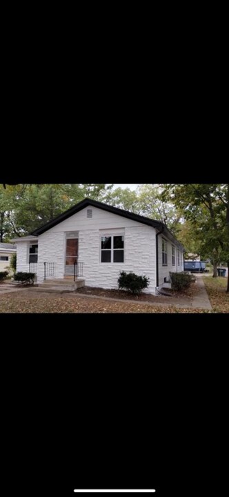 1803-1803 Ohio St in Lawrence, KS - Building Photo