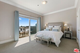 11840 Dorothy St in Los Angeles, CA - Foto de edificio - Building Photo