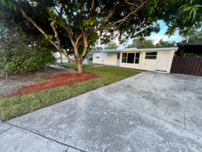 1960 NE 54th St in Pompano Beach, FL - Building Photo - Building Photo