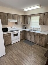 513 Montana Ave in St. Cloud, FL - Foto de edificio - Building Photo