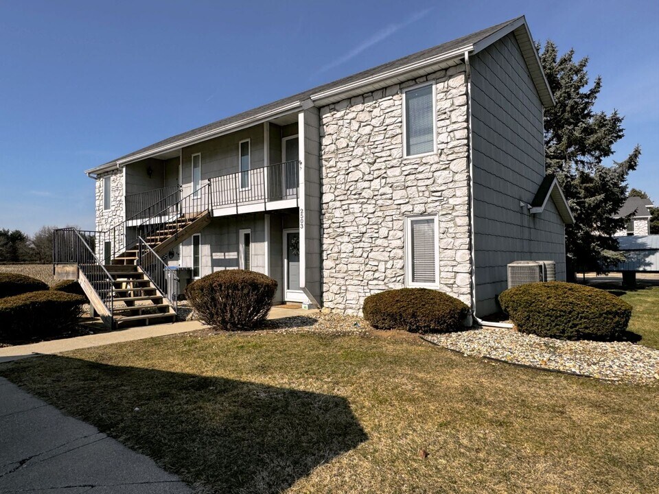2503 W Clinton St in Goshen, IN - Building Photo