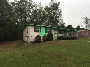 830 Southern Pines Dr in Columbus, GA - Building Photo - Building Photo