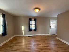 1013 11th Ave SW in Austin, MN - Building Photo - Building Photo