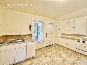 2058 14th Ave W in Seattle, WA - Building Photo - Building Photo