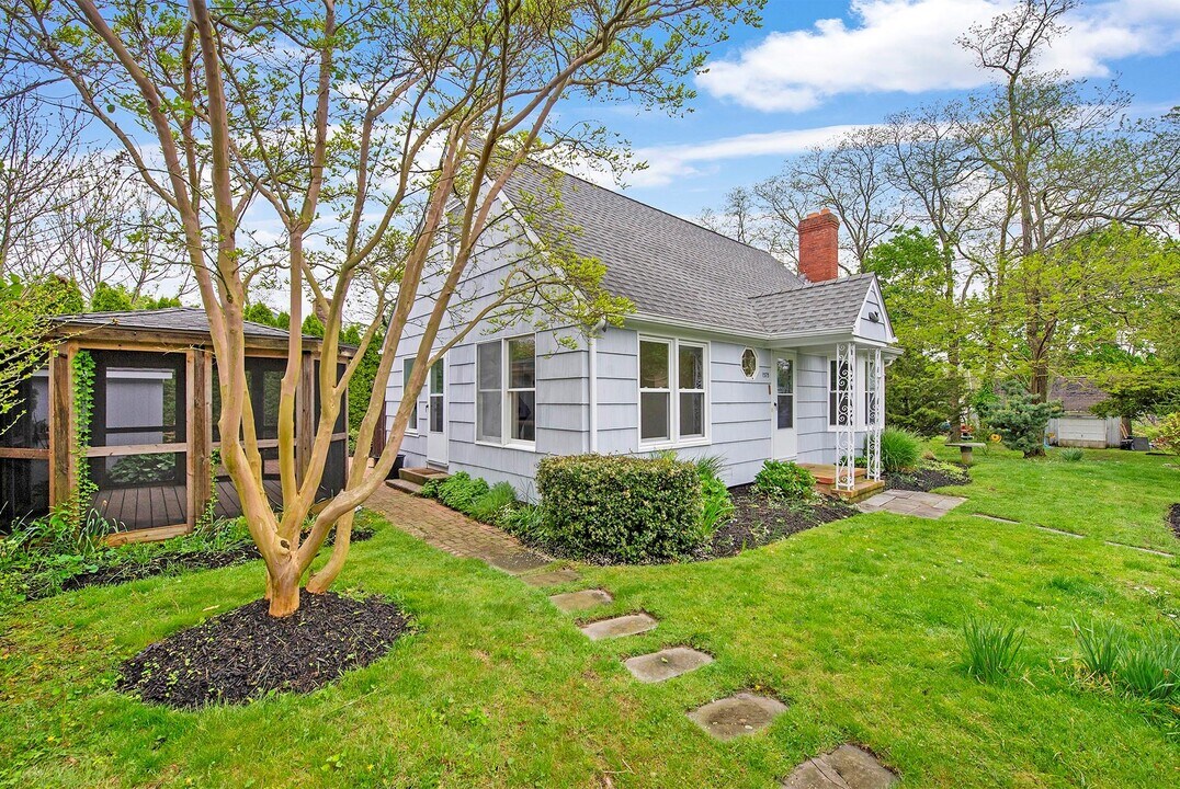 1375 3rd St in New Suffolk, NY - Building Photo