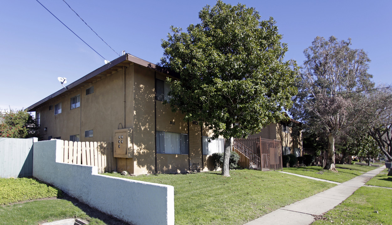 Richland View in Upland, CA - Building Photo